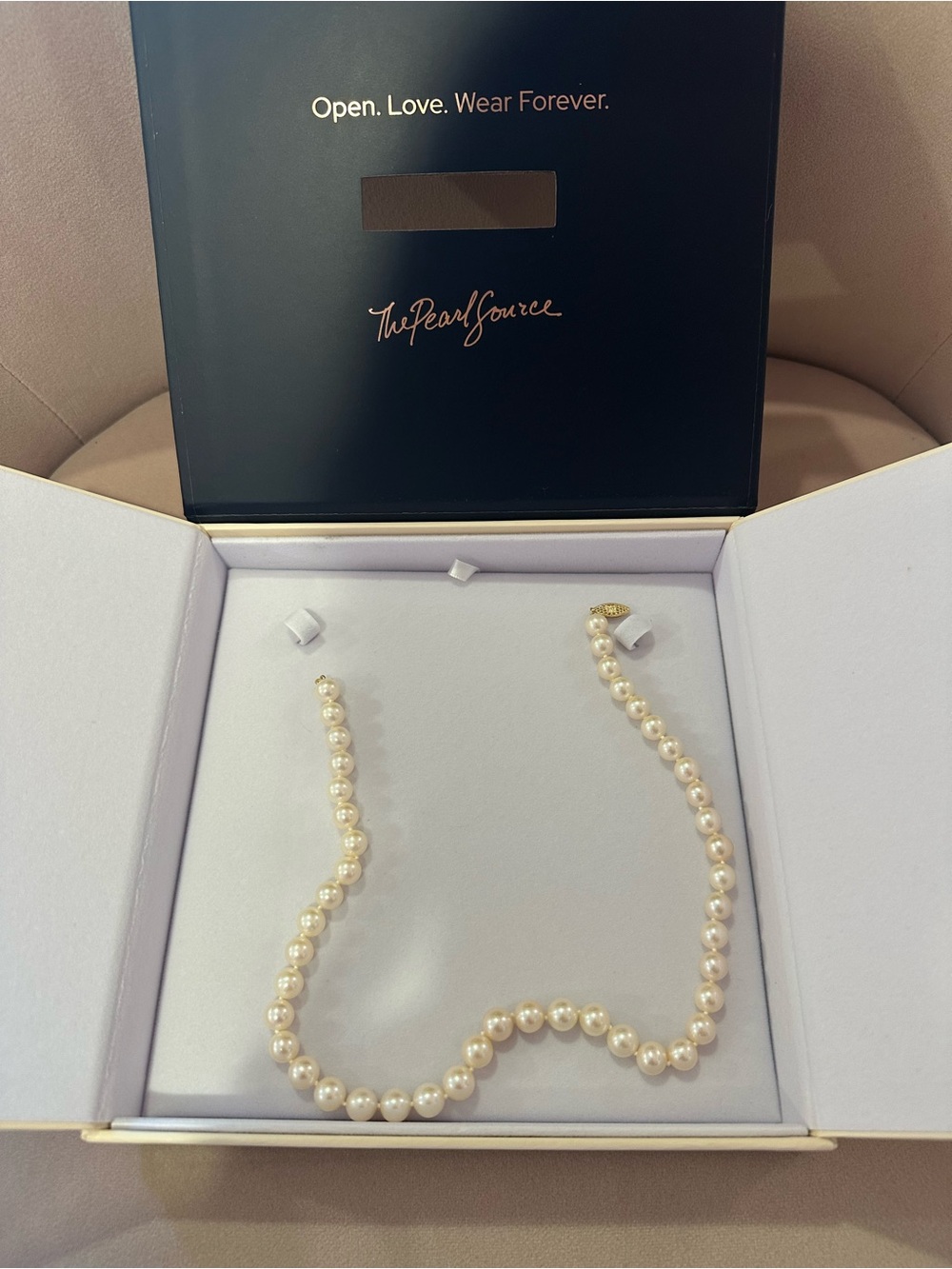 Cream Pearl Necklace - Classic Elegance